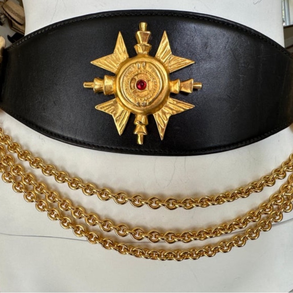 Donna Karan Collectable Vintage Wide Leather Belt w Gold Cross and Chain Details - Picture 10 of 12